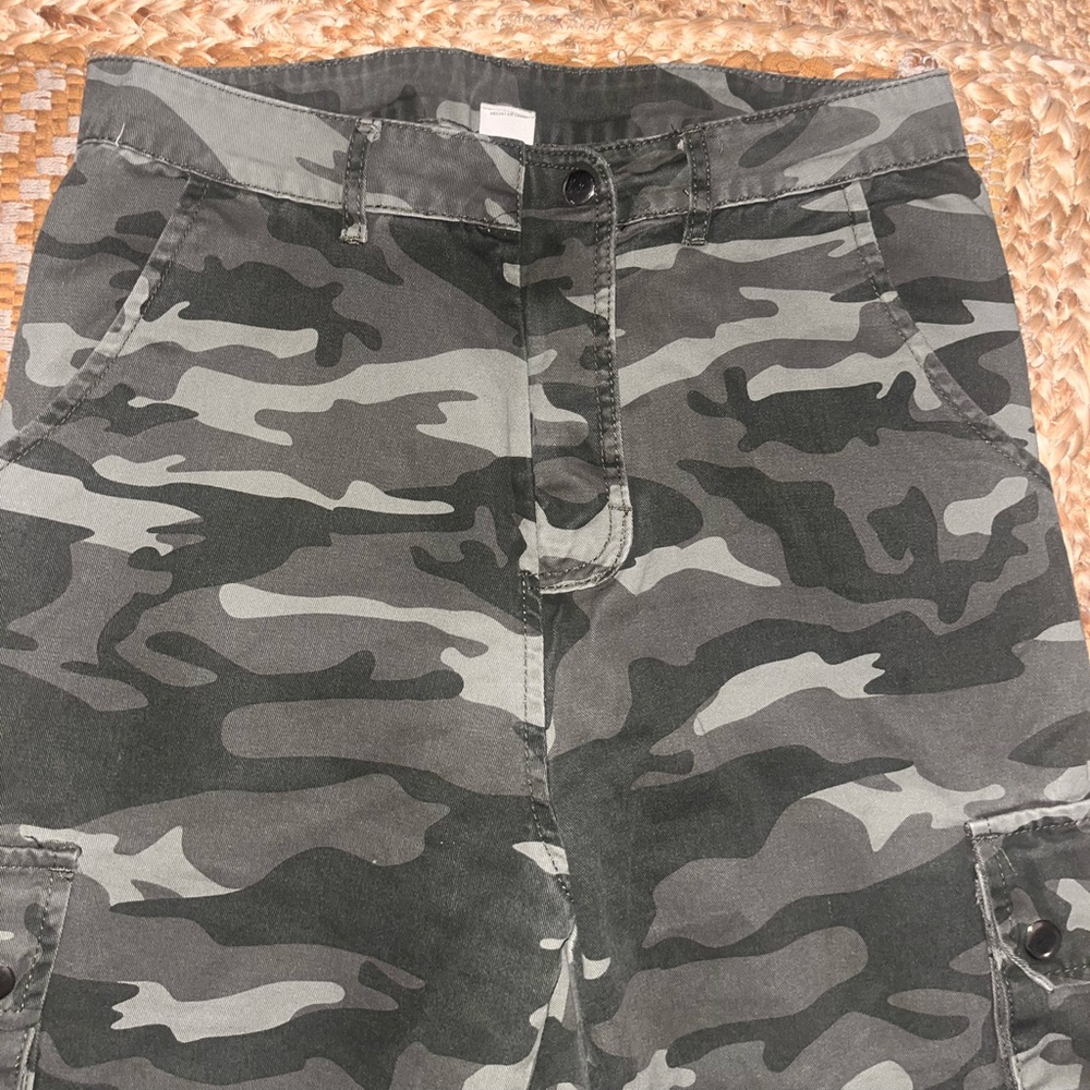 Camo Cargo Jogger Pant- Sz L-EUC- Side pockets - Picture 12 of 16